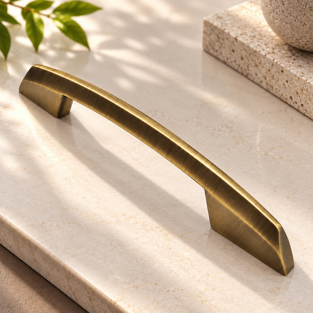 Zinc Cabinet Handle, Finish Black Matt, Brass Antique & CP (CH545)