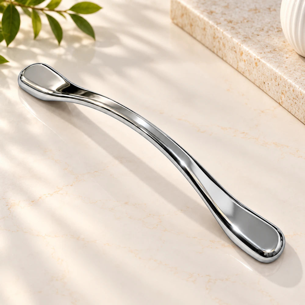 Zinc Cabinet Handle, Finish Black Matt, Brass Antique & CP (CH548)